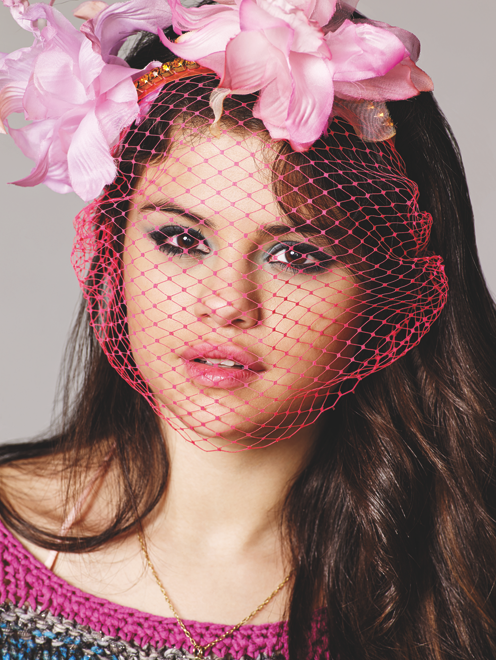 صور سيلينا غوميز على غلاف مجلة نايلون 2013 - Selena Gomez Nylon Magazine