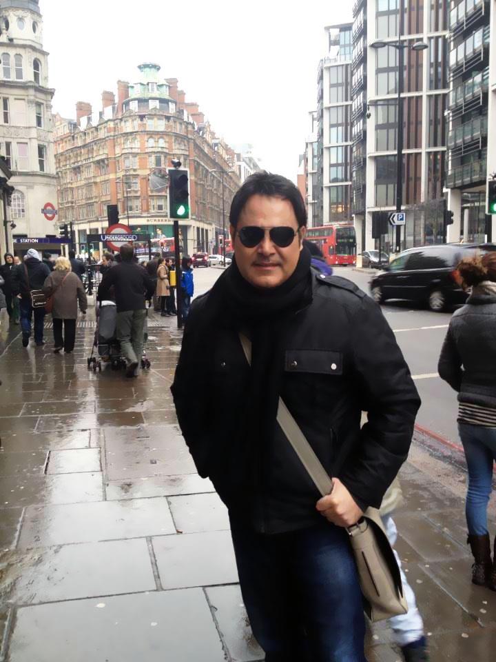صور عاصي وزرجته في لندن 2013 - بالصور عاصي الحلاني وزوجته يتسوقان في لندن 2013