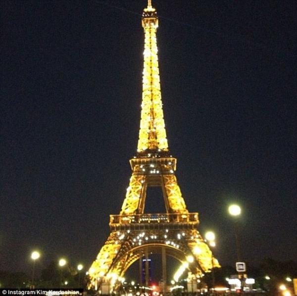 بالصور كيم كارداشيان وكيني ويست يشعلان جمر حبهما في باريس 2013