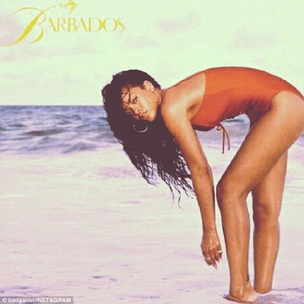 بالبيكيني ريهانا تروّج للسياحة في باربادوس