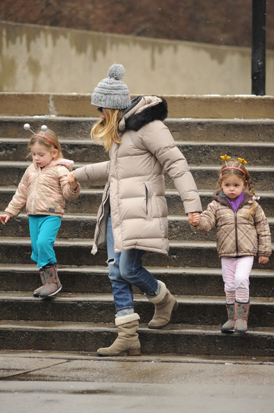 صور سارة جيسيكا باركر مع بناتها 2013 - صور سارة جيسيكا باركر مع اولادها