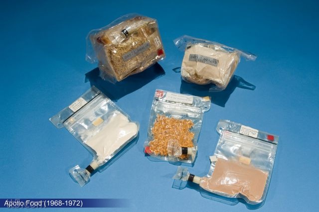 بالصور شاهد وجبات وطعام رواد الفضاء لن تصدق ما يقومون بأكله فى الفضاء