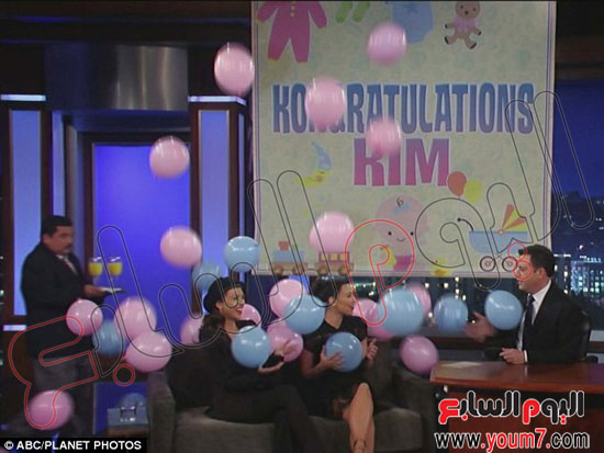 بالصور كيم كارداشيان تحتفل بطفلها القادم في برنامج Jimmy Kimmel Live