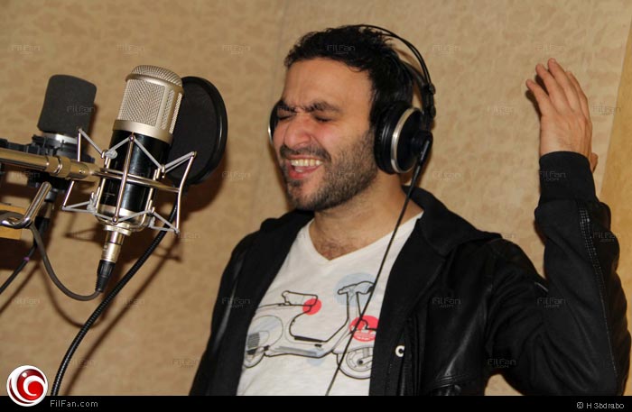 صور كريم محسن في الاستوديو لتسجيل اغنية زي النهاردة 2013 لعيد الحب