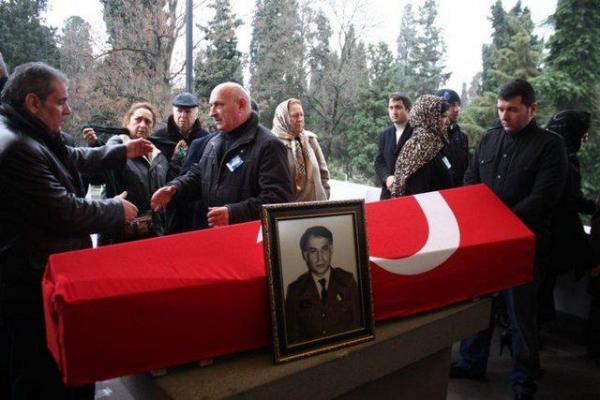 بالصور وفاة والد صادقة بطلة مسلسل حريم السلطان , وفاة والد الممثلة التركية سعادات اكسوي