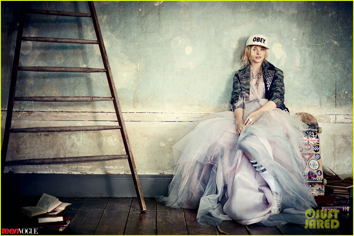 صور Chloe Moretz على غلاف مجلة Teen Vogue 2013