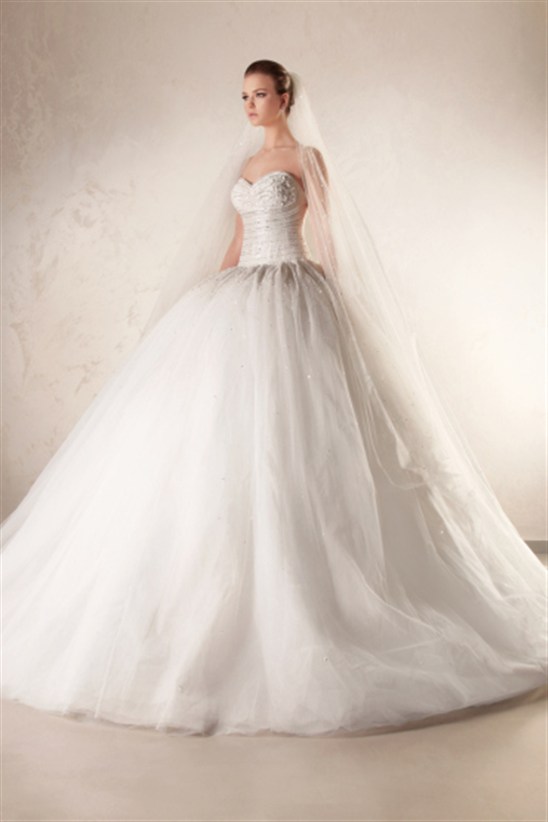 بالصور تشكيلة فساتين أعراس رائعة من تصميم جورج حبيقة 2013
