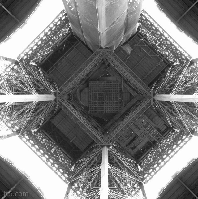 صور برج ايفل في باريس , صور برج ايفل من الاسفل
