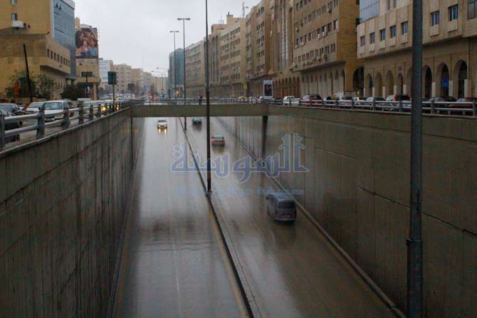بالصور - تحولت عمان لمدينة البندقية بسبب المنخفض الجوي 7/1/2013