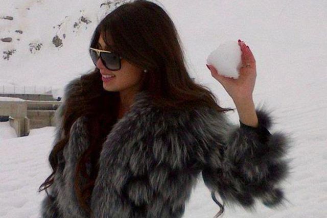 صور دوللي عياش 2013 - صور الممثلة اللبنانية دوللي عياش في الثلج 2013