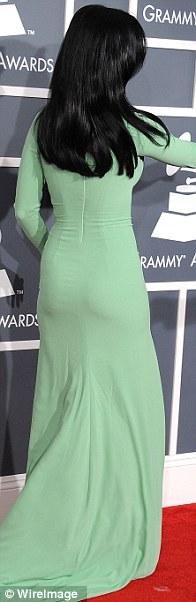 صور فستان كايتي بيري في حفل توزيع جوائز GRAMMY Awards 2013