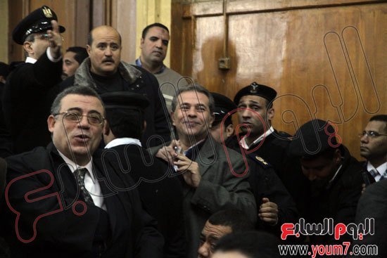 بالصور توفيق عكاشة يحتفل ببراءته وسط انصاره من تهمة سب مرسي الاربعاء 9 يناير 2013