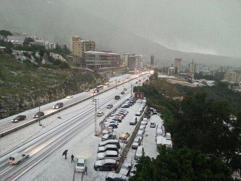 بالصور لبنان يتلألأ بثوبه الأبيض - صور الثلج في لبنان 2013
