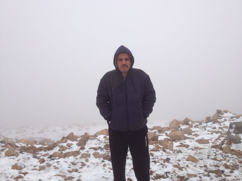 بالصور مرتفعات تبوك السعودية تكتسي بالثلوج 10/1/2013
