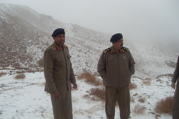 بالصور مرتفعات تبوك السعودية تكتسي بالثلوج 10/1/2013