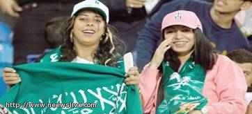 بالفيديو فتيات مشجعات يلهبن حماس الجماهير السعودية في البحرين - صور مشجعات المنتخب السعودي 2013