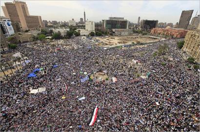 الجيش المصرى يعلن احتفاله بذكرة ثورة 25 يناير فى كل ميادين مصر وعمل استعراض للجيش فى ميدان التحرير
