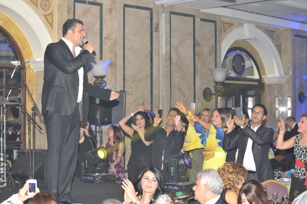 صور فارس كرم في حفل رأس السنة في بيروت 2013