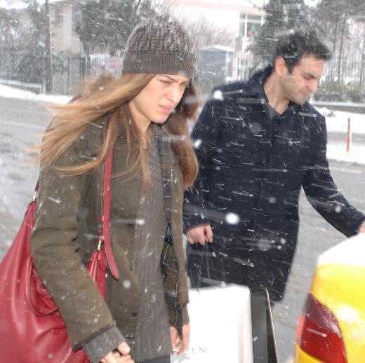 بالصور طليق التركية زينب يطوي الصفحة وينطلق مع حب جديد - صور بوغرا كولسوي مع حبيبته الجديدة