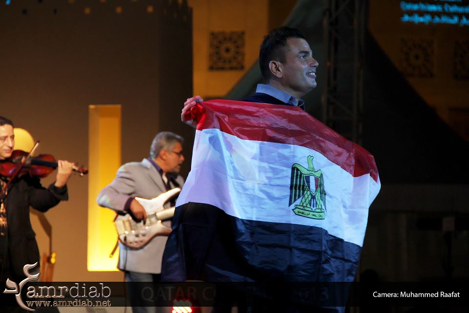 صور حفلة عمرو دياب في سوق واقف 2013 صور جديدة