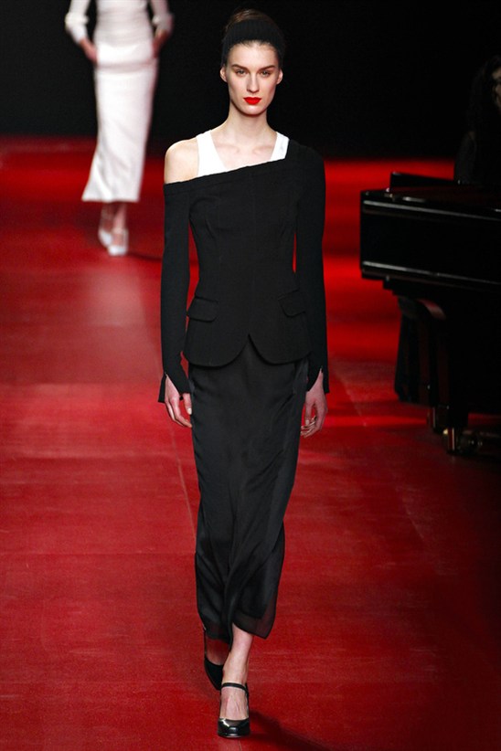 عرض ازياء نينا ريشي في أسبوع الموضة في باريس 2013