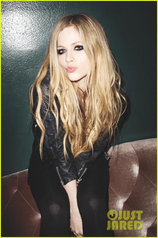 صور النجمة أفريل لافين - احدث صور أفريل لافين 2014 - 2014 Avril Lavigne