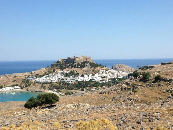 صور ميريام فارس في عطلتها في اليونان 2013