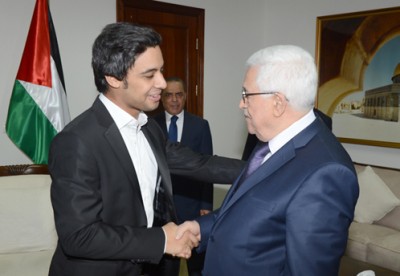 صور أحمد جمال عرب ايدول مع الرئيس أبو مازن