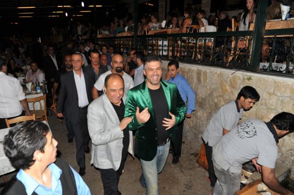 صور حفل فارس كرم في مطعم الفردوس في عيد الفطر 2013