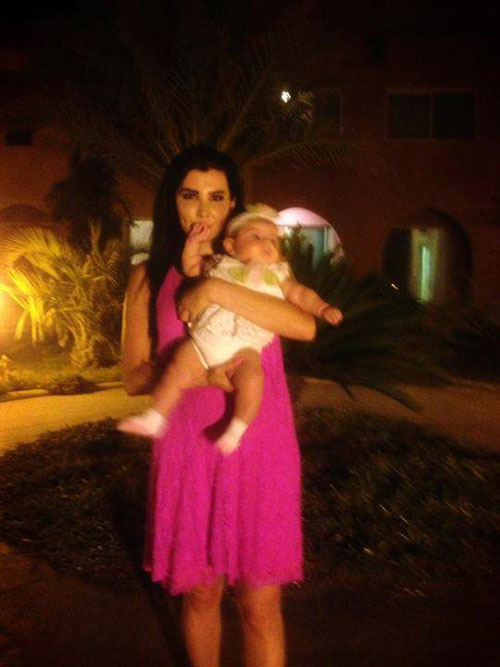 صور جيني إسبر مع ابنتها ساندي 2014 , صور الظهور الاول لـ جيني إسبر مع ابنتها ساندي 2014