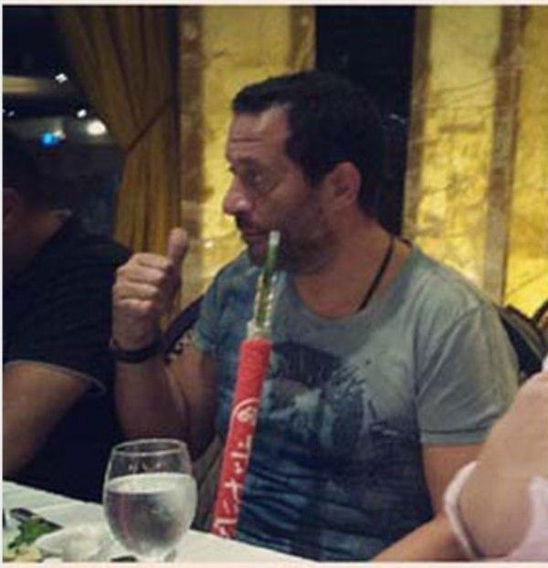 صور ماجد المصري وهو يدخن الشيشة في دبي مع أريام وأسيل عمران