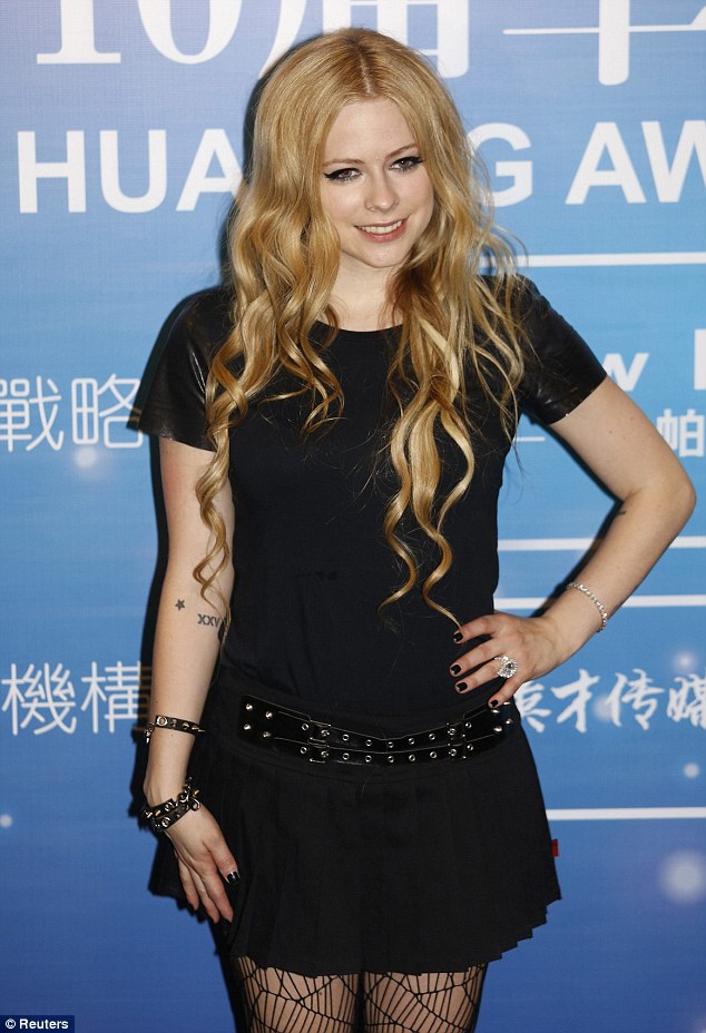 احدث صور النجمة آفريل لافين Avril Lavigne 2014