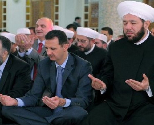 صور الرئيس بشار الاسد في صلاة عيد الاضحي 15-10-2013