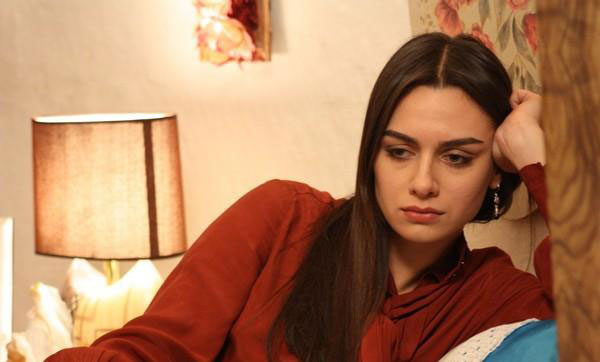 صور سلوي بطلة المسلسل التركي حب في مهب الريح 2014
