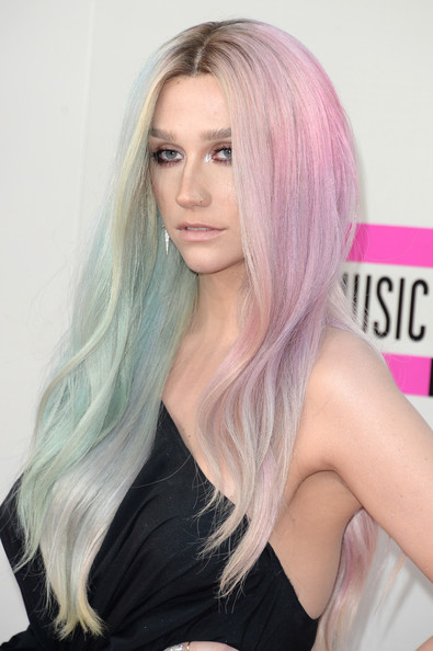 صور كشا Kesha في حفل American Music Awards 2013