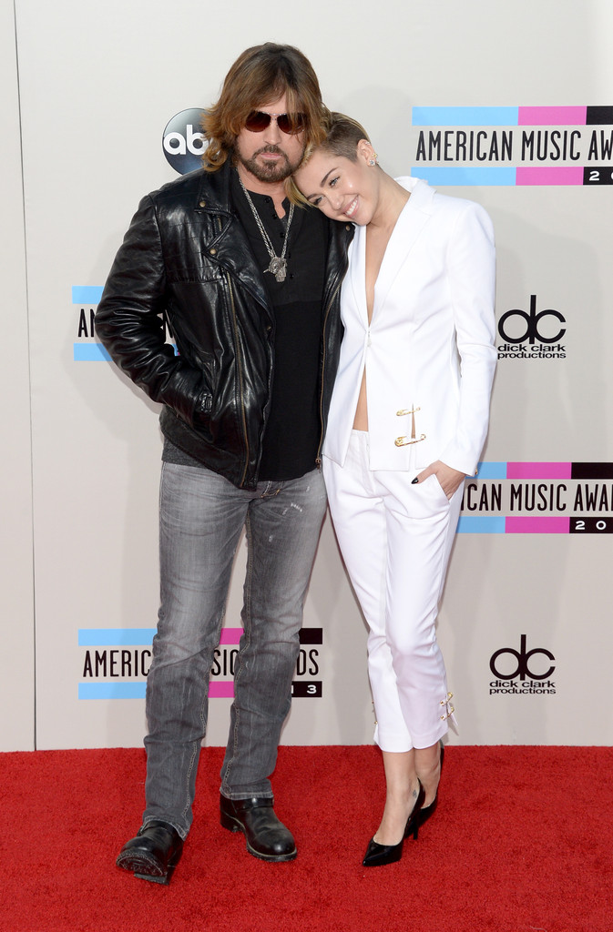 صور مايلي سايرس في حفل American Music Awards 2013