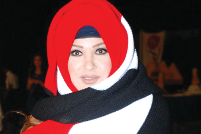 صور فيفي عبده بحجاب علم مصر 2014