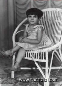 صور نادرة للممثلة المصرية منى زكي , صور منى زكي وهي طفلة صغيرة