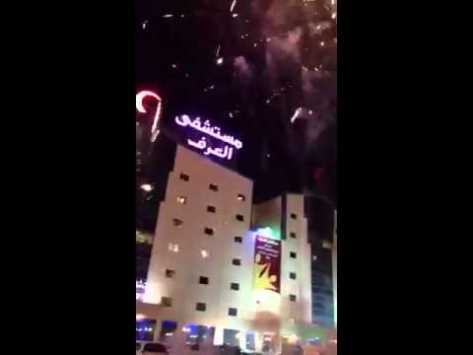 بالفيديو كويتي يحتفل بمولوده على طريقته الخاصة وبعد 17 سنة