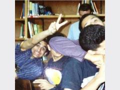 صورة نادرة وقديمة للاعلامي باسم يوسف , صورة باسم يوسف في مرحلة المراهقة
