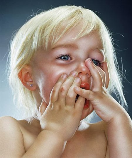 صور بكاء اطفال للتصميم 2014 , صور اطفال حزينة تبكي 2014