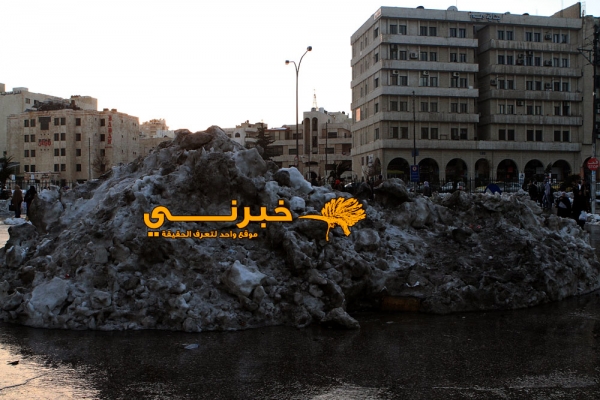 بالفيديو والصور العاصمة الاردنية عمان ما زالت تحت تأثير عاصفة أليكسا