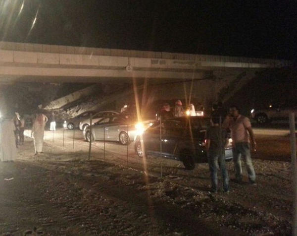 شاهد بالفيديو انهيار جسر طريق الدمام الرياض 2013/1435