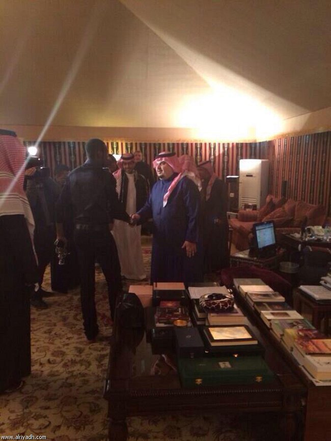 صور توقيع سعود كريري مع نادي الهلال 2014