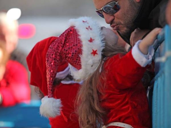شاهد بنفسك صور احتفالات عيد الميلاد حول العالم 2014