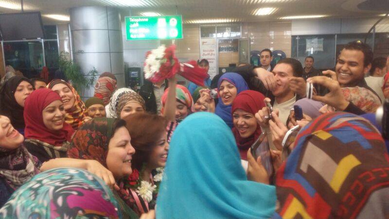 صور استقبال رنا سماحة في مطار القاهرة 2014 , صور رجوع رنا سماحة مشتركة ستار اكاديمي 9 لمصر 2014