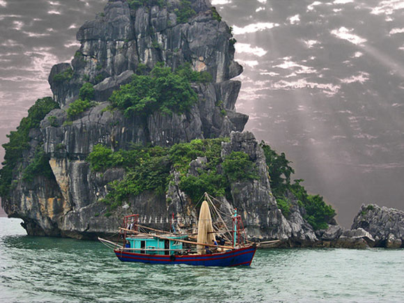 صور خليج هالونج في فيتنام , جمال ساحر ورروعه المنظر