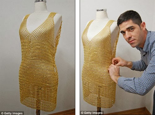 صور فستان مصنوع من الذهب الخالص , ثمنه 130 الف دولار
