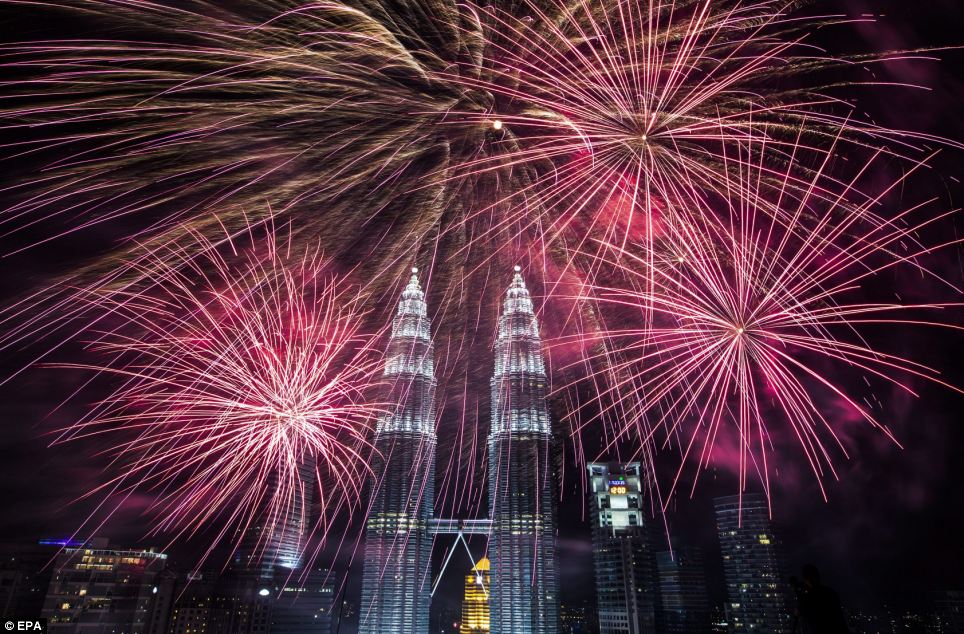 تعرف بالصور على أضخم اربع احتفالات في العالم لاستقبال سنة 2014