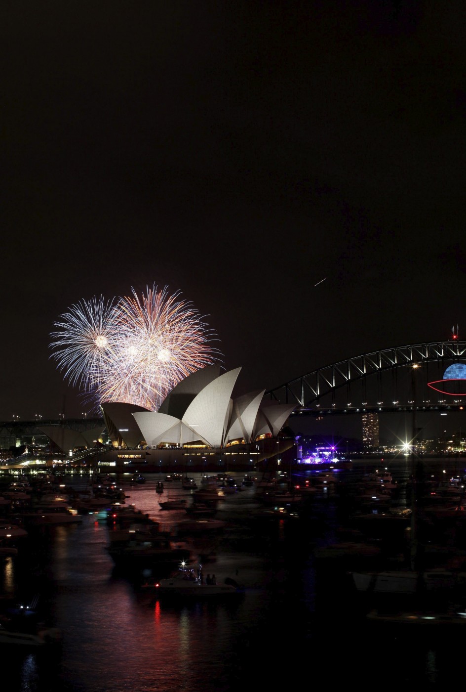 بالصور تغطية احتفالات العالم بالسنة الجديدة 2014 , صور جديدة من احتفالات دول العالم بسنة 2014